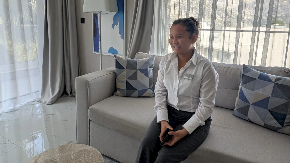 Samikšja Thapa iz Nepala radi u hotelu na crnogorskom primorju. Foto: BIRN/Ivan Ivanović