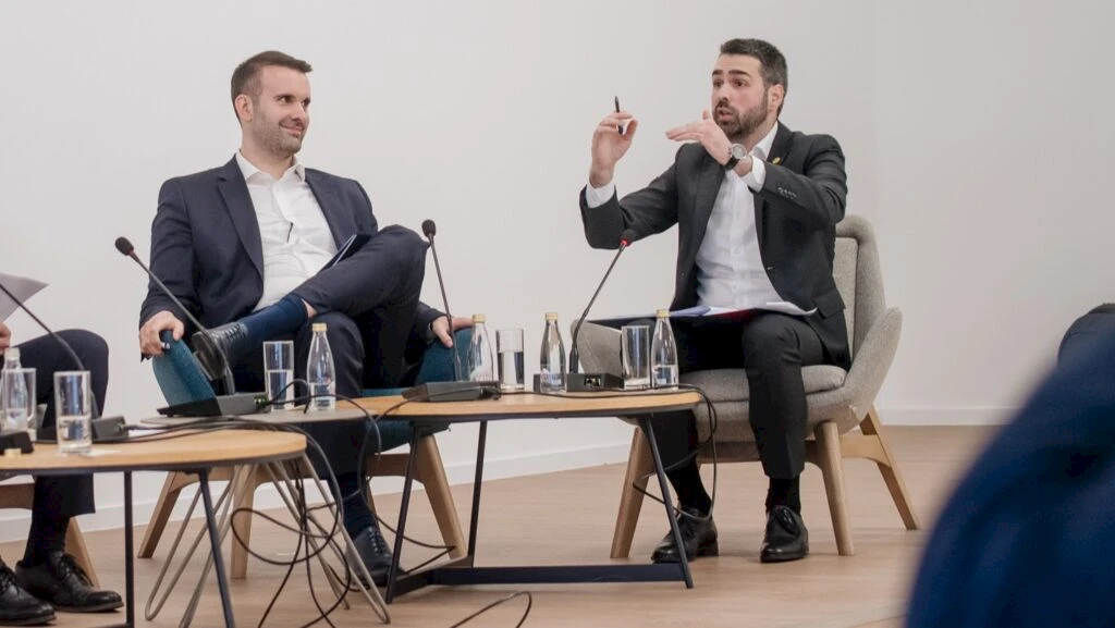 Premijer Milojko Spajić (L) i njegov šef kabineta Branko Krvavac (D). Foto: Vlada Crne Gore