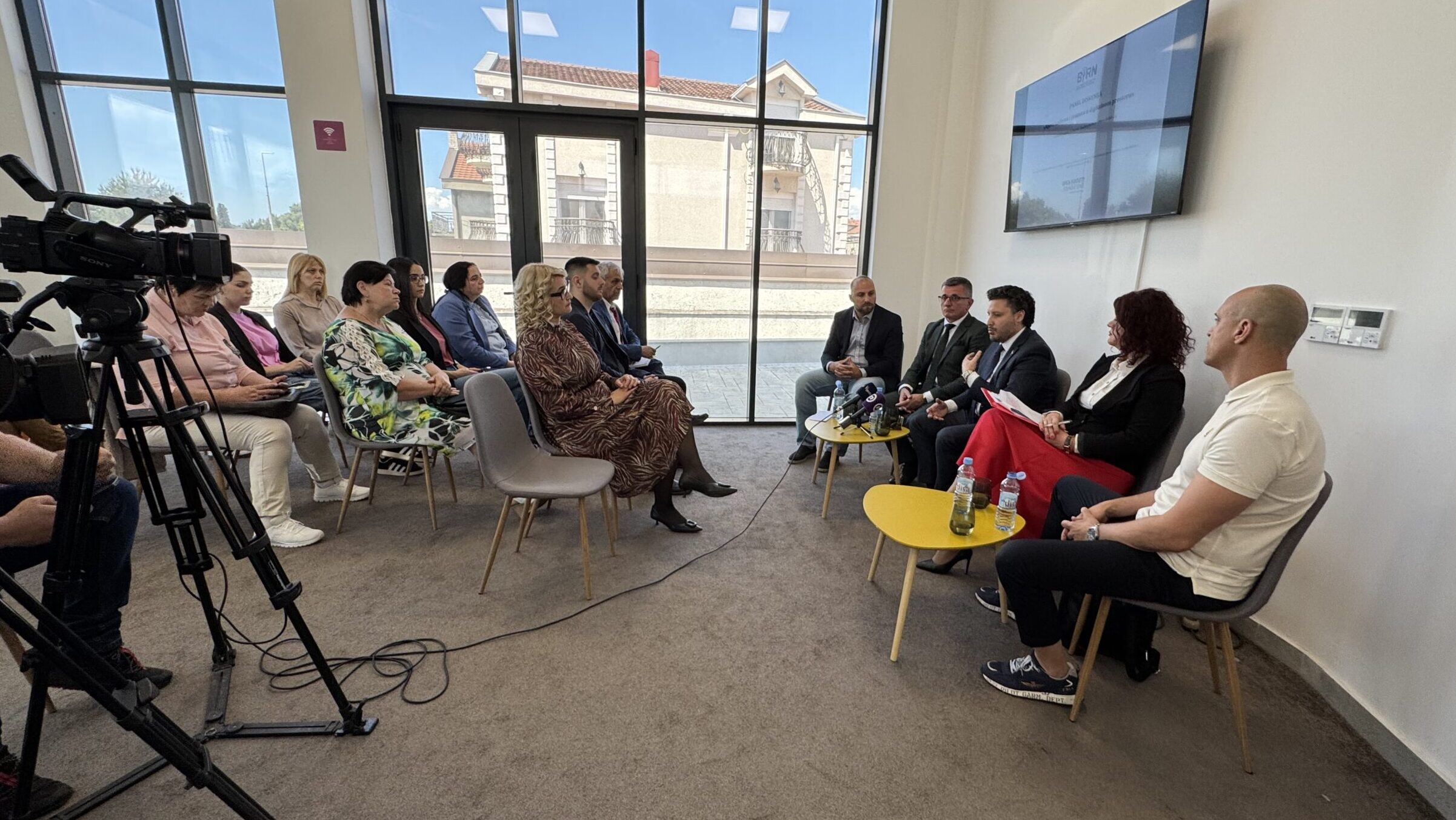 Sa konferencije "Mjere nadzora i cenzura u digitalnom prostoru" u Podgorici. Foto: BIRN