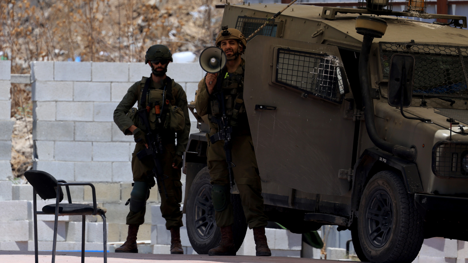 Izraelski vojnici tokom akcije na Zapadnoj obali. Foto: EPA/ALAA BADARNEH