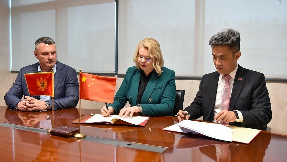 Potpisivanje dopunskog ugovora o donaciji za rekonstrukciju mosta na Đurđevića Tari. Foto: Ministarstvo saobraćaja