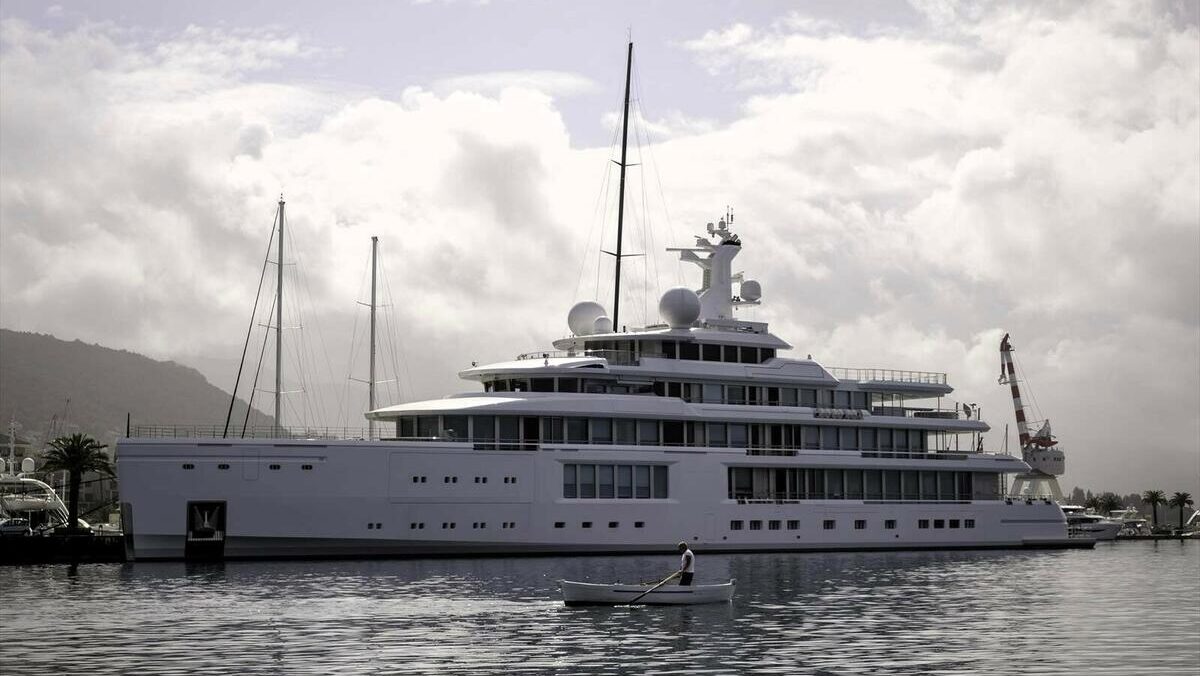 Superjahta Luminosity u marini Porto Montenegro u Tivtu. Foto: Siniša Luković