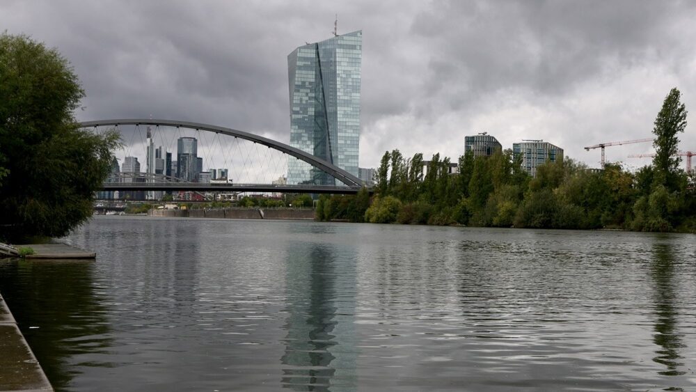 Zgrada Evropske centralne banke (ECB) u Frankfurtu. Foto: EPA/RONALD WITTEK
