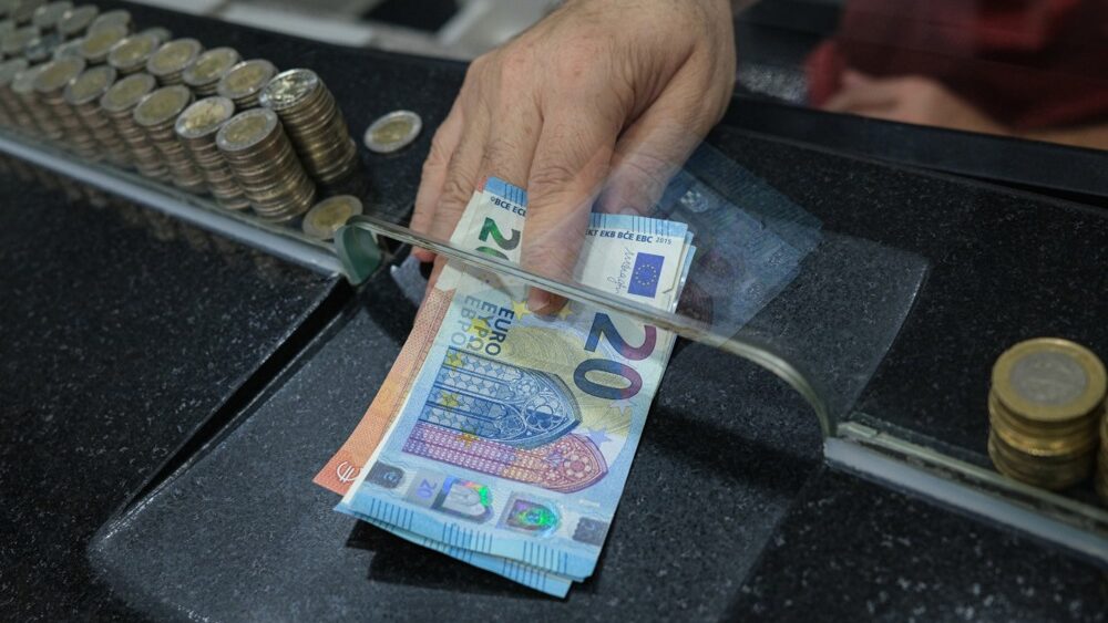 Oporezivanje digitalne imovine još nije uređeno zakonom. Foto: EPA/SEDAT SUNA